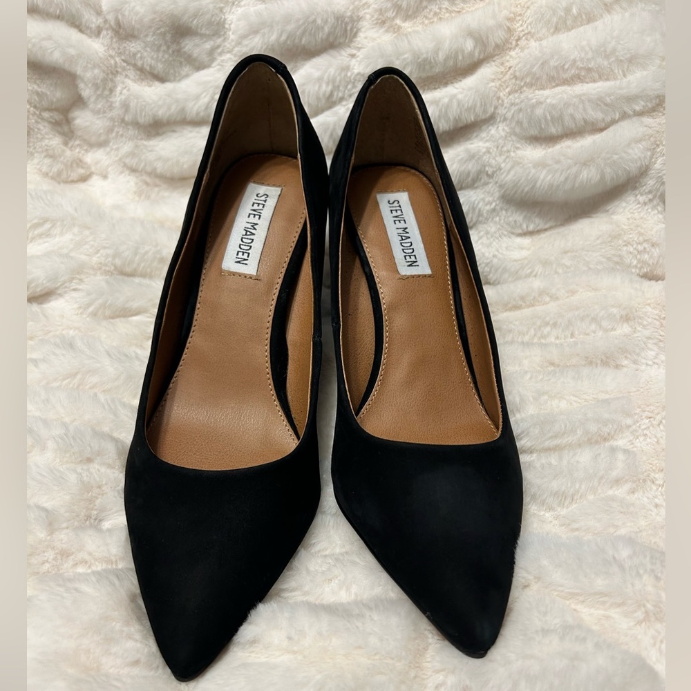 Steve Madden Black Suede Pointed Toe Heels